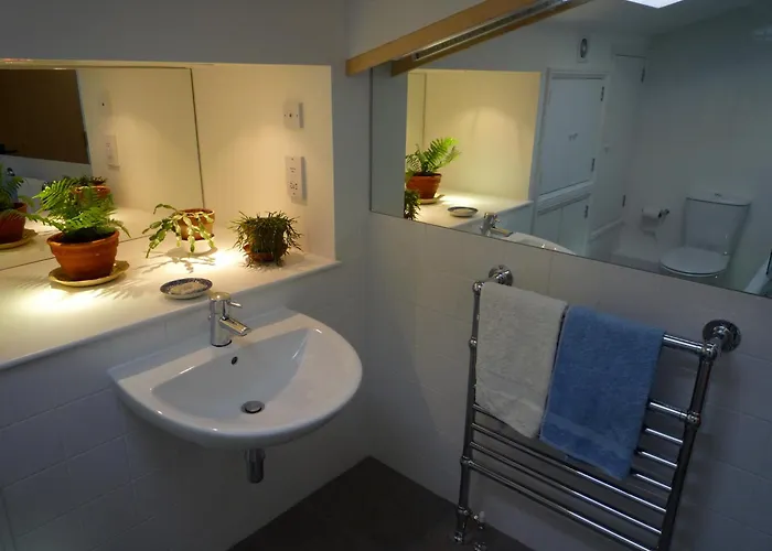 The Old Barn At Trymwood Feriehus *